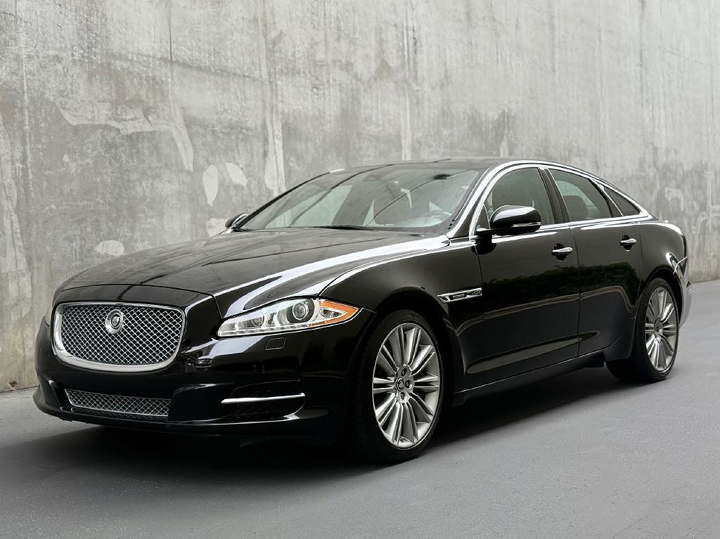 Jaguar XJ