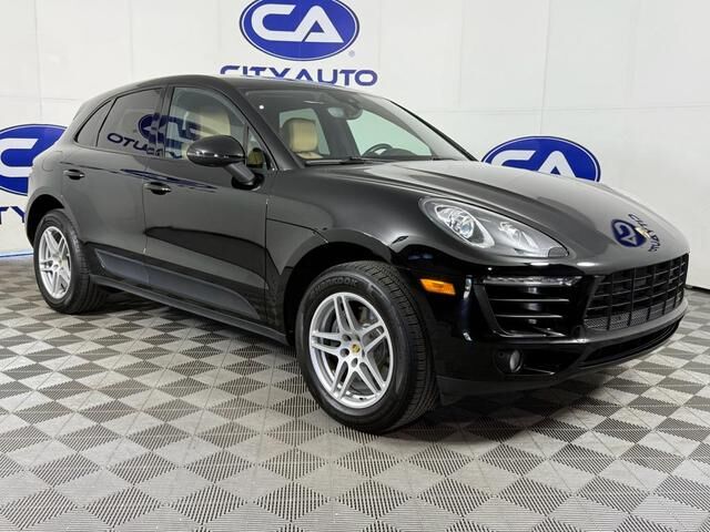 2018 PORSCHE Macan