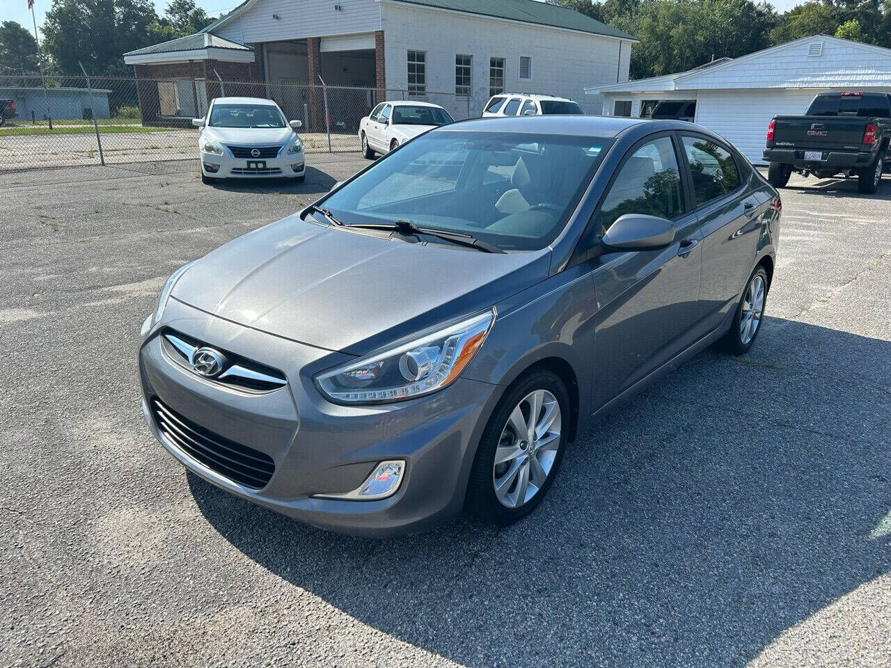 2014 HYUNDAI Accent
