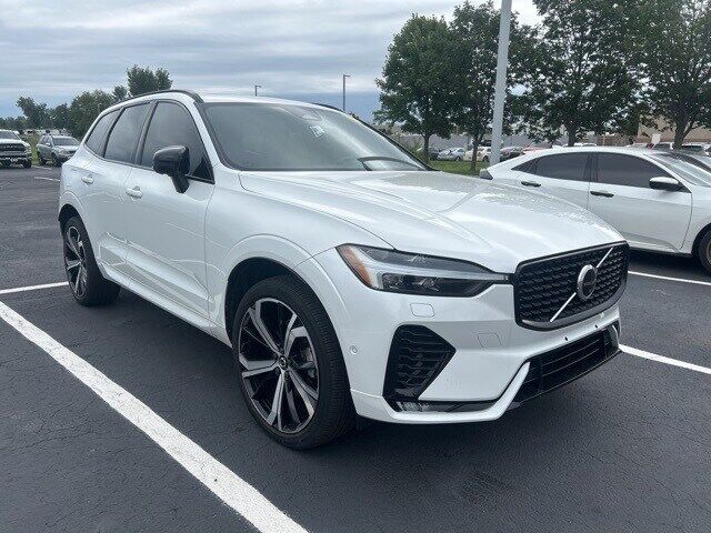 2022 VOLVO XC60