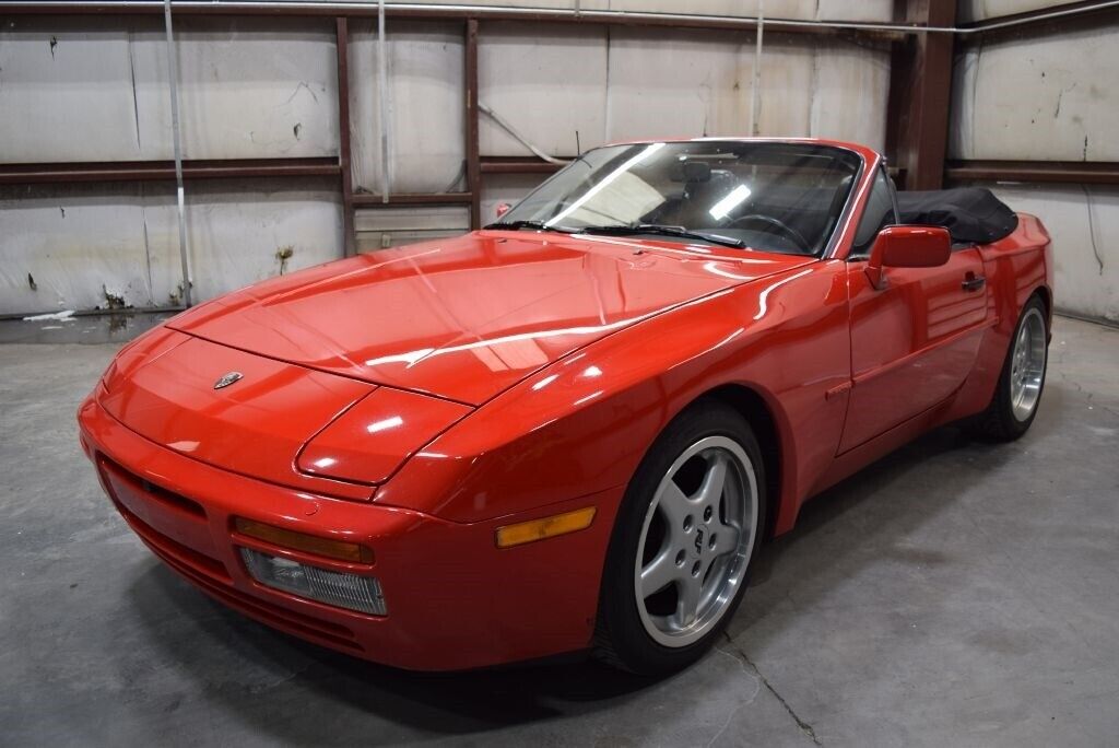 Porsche 944