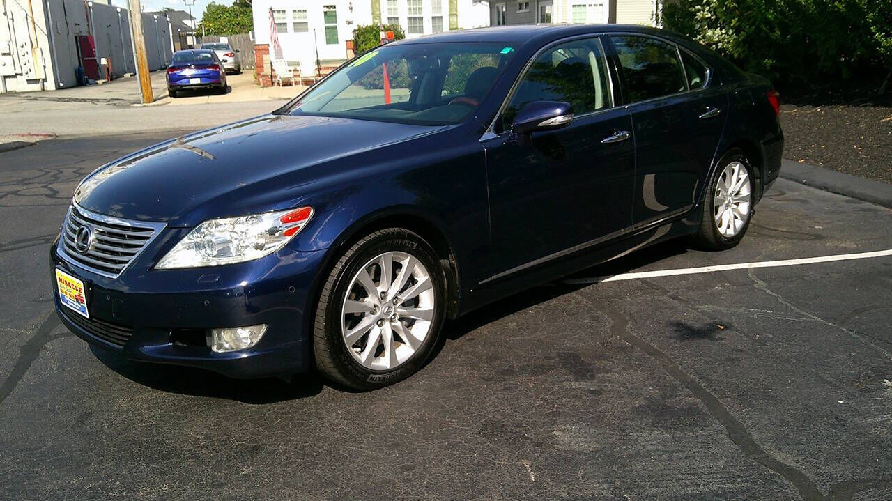 Lexus LS