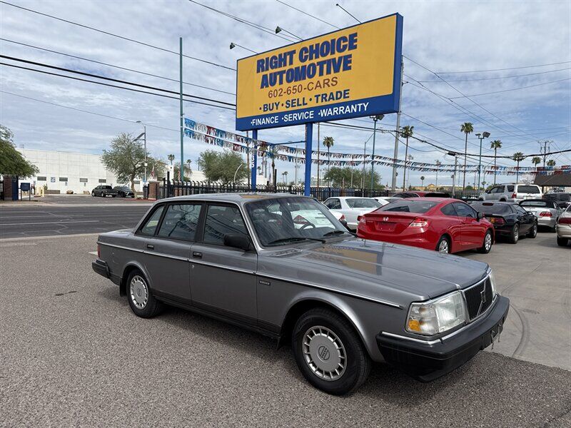 Volvo 240 Series