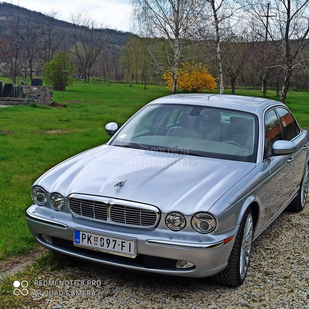 Jaguar XJ