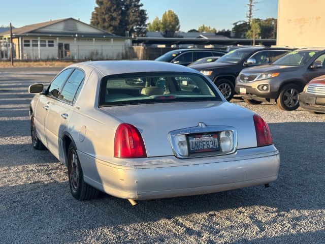 Lincoln Town Car