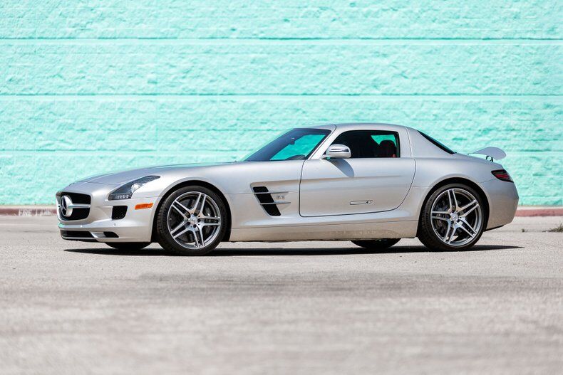 Mercedes-Benz SLS-Class
