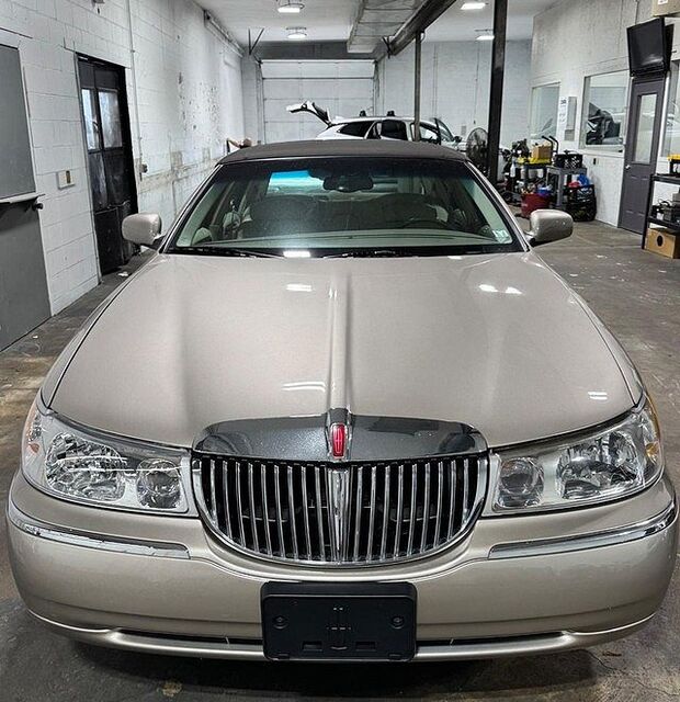 Lincoln Town Car