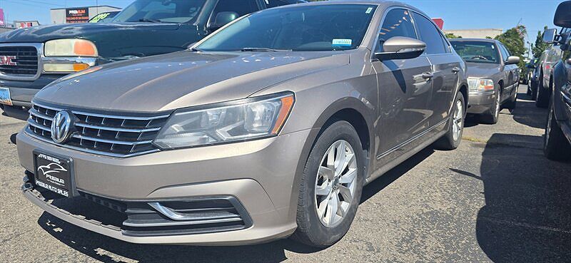 2016 VOLKSWAGEN Passat