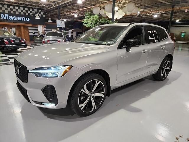 2022 VOLVO XC60