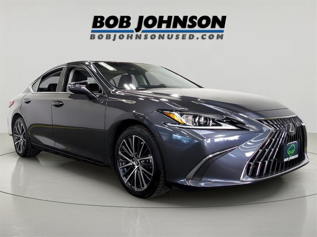 2022 LEXUS ES