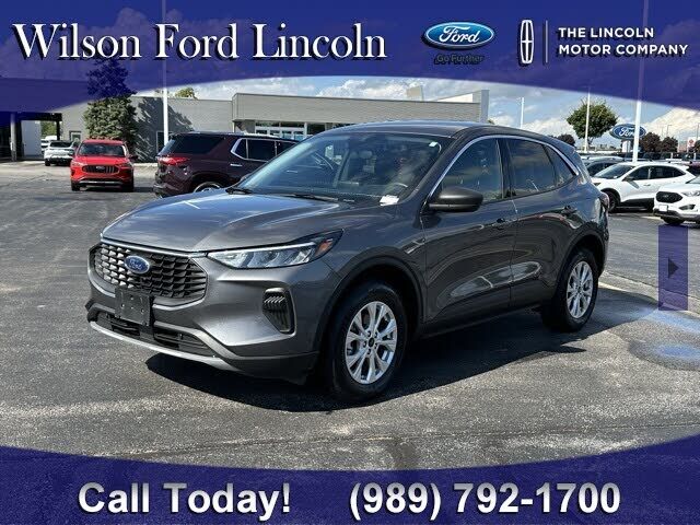 2024 FORD Escape