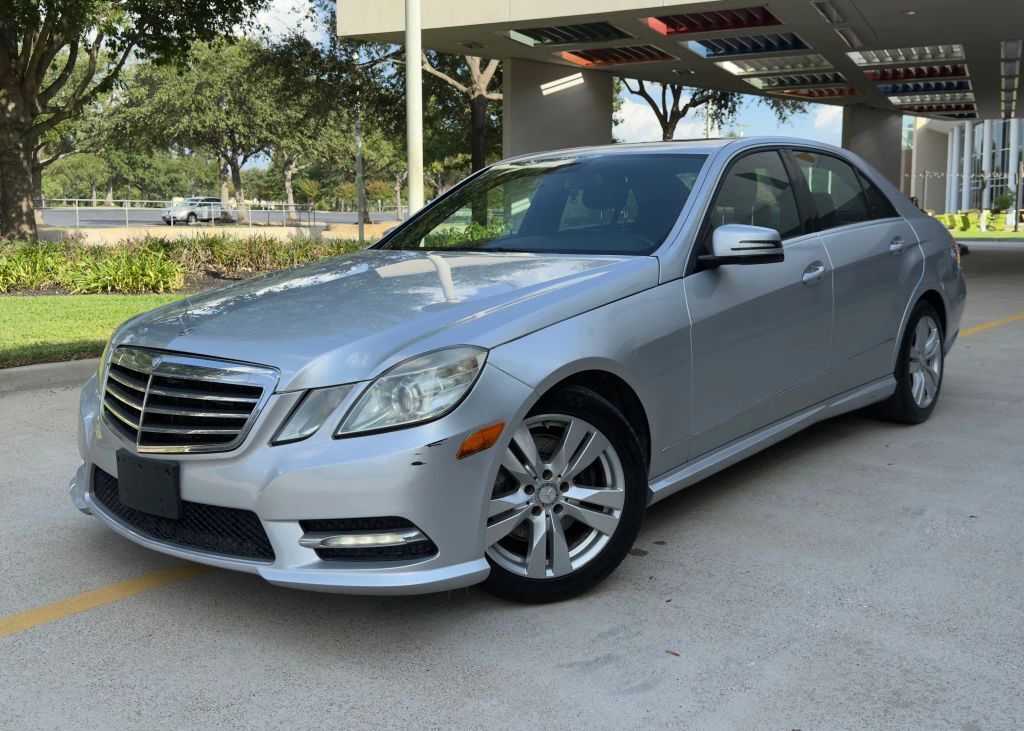 2013 MERCEDES-BENZ E-Class