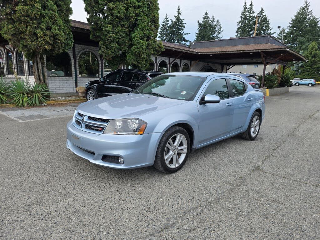 2013 DODGE Avenger