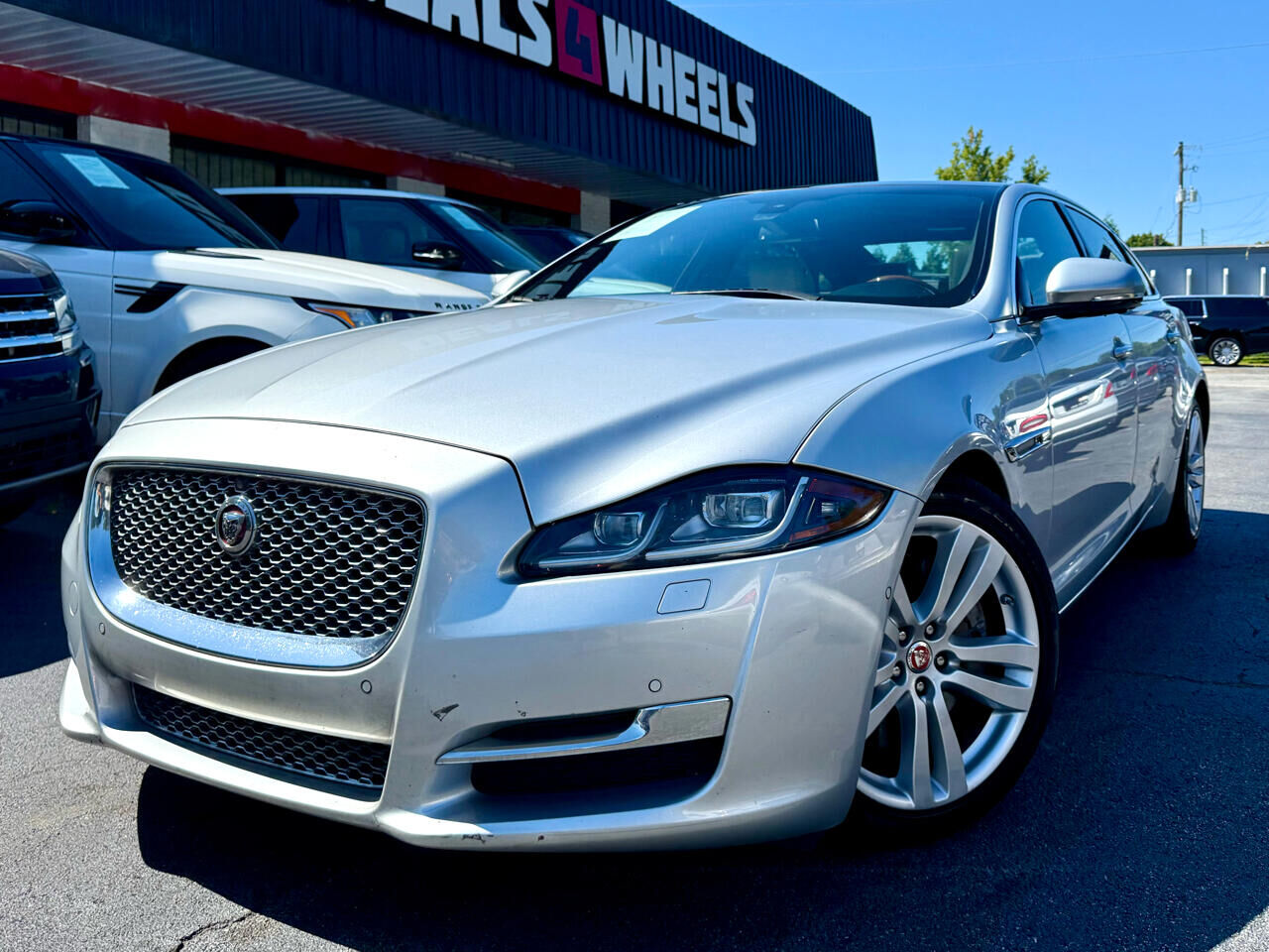 Jaguar XJ