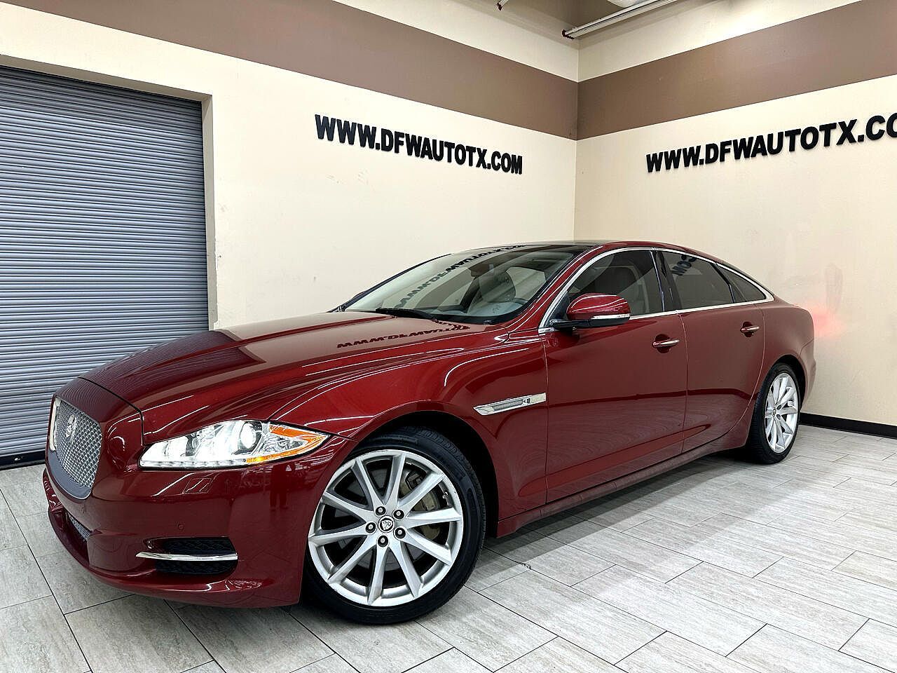 Jaguar XJ