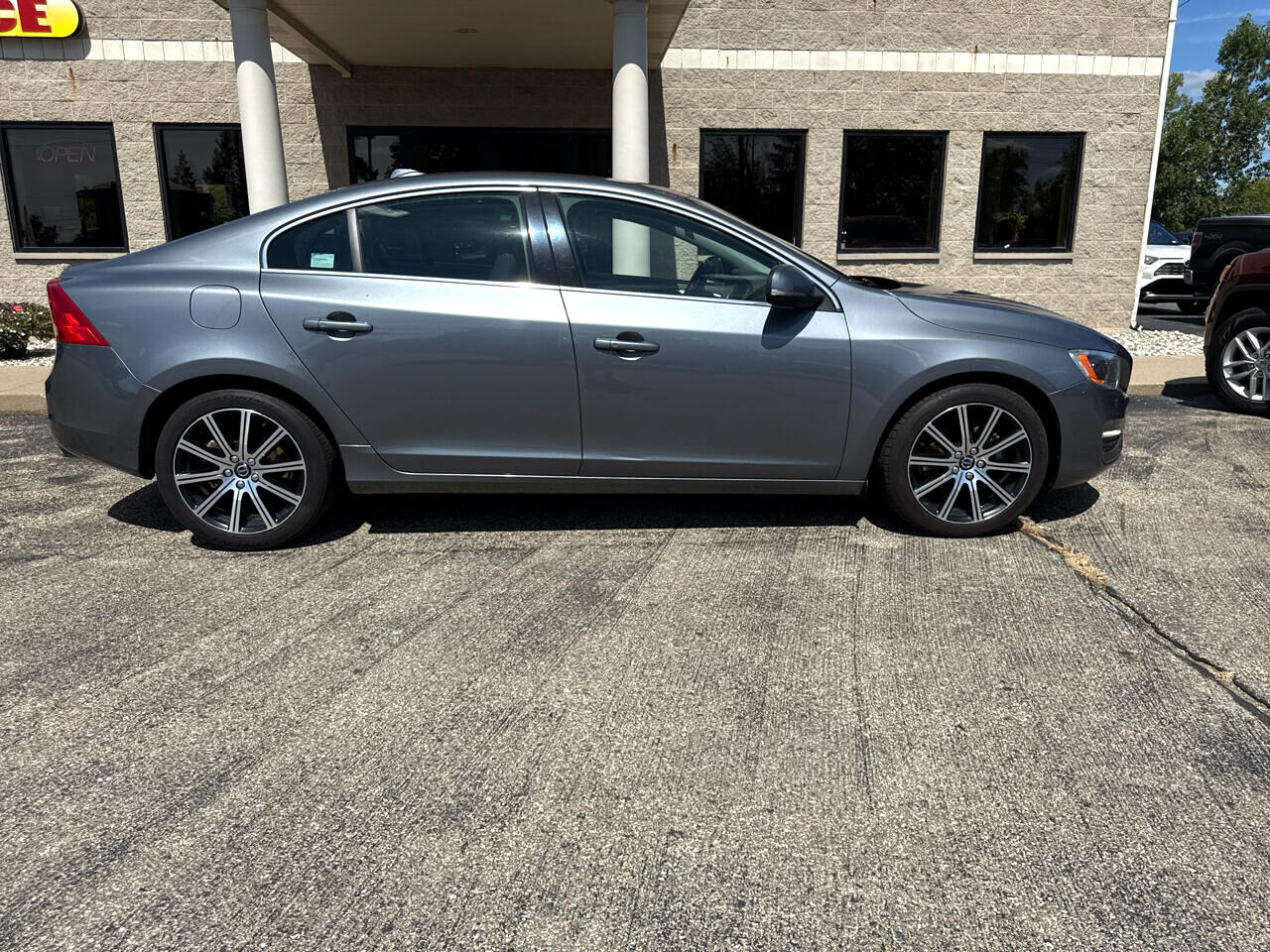 2018 VOLVO S60