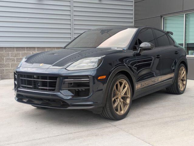 2024 PORSCHE Cayenne