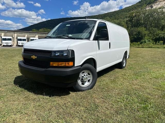 2025 CHEVROLET Express