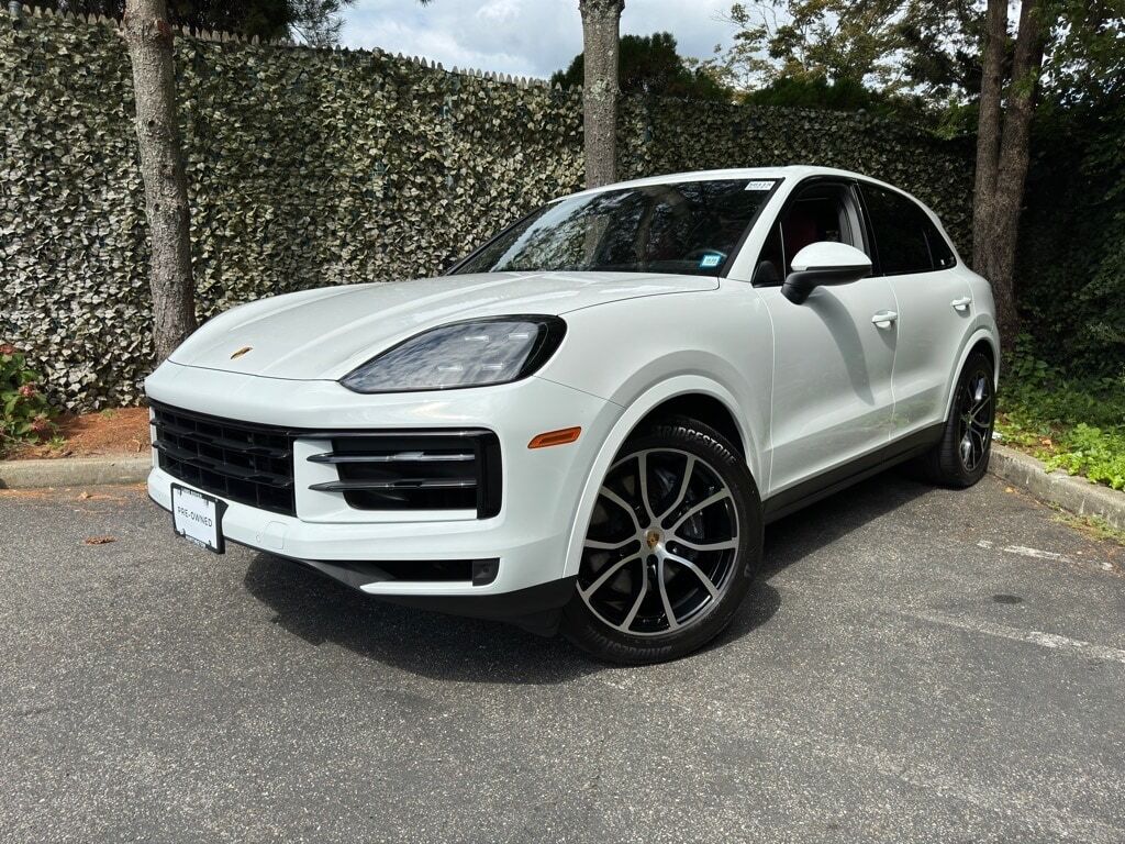 2024 PORSCHE Cayenne