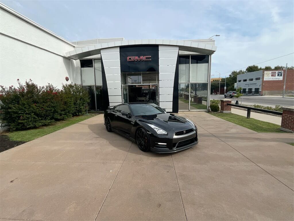 Nissan GT-R
