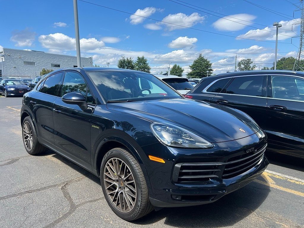 2023 PORSCHE Cayenne