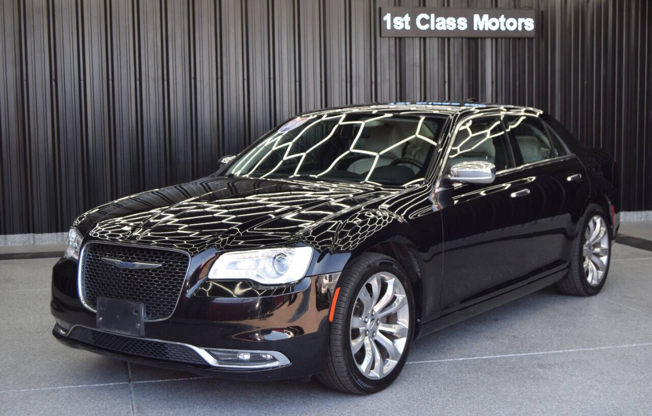 2019 CHRYSLER 300
