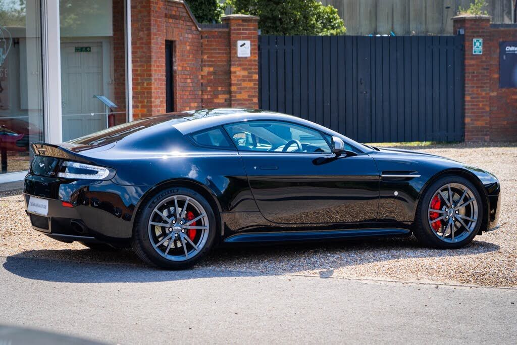 Aston Martin V8 Vantage