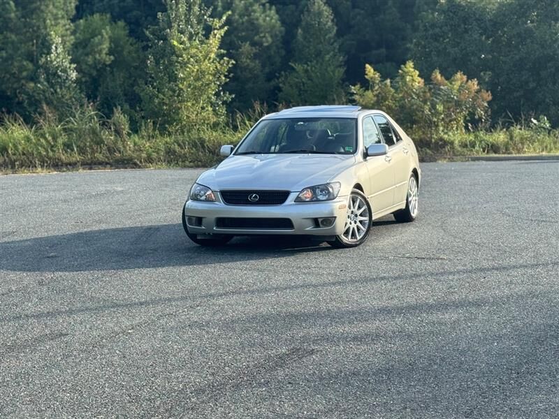 Lexus IS