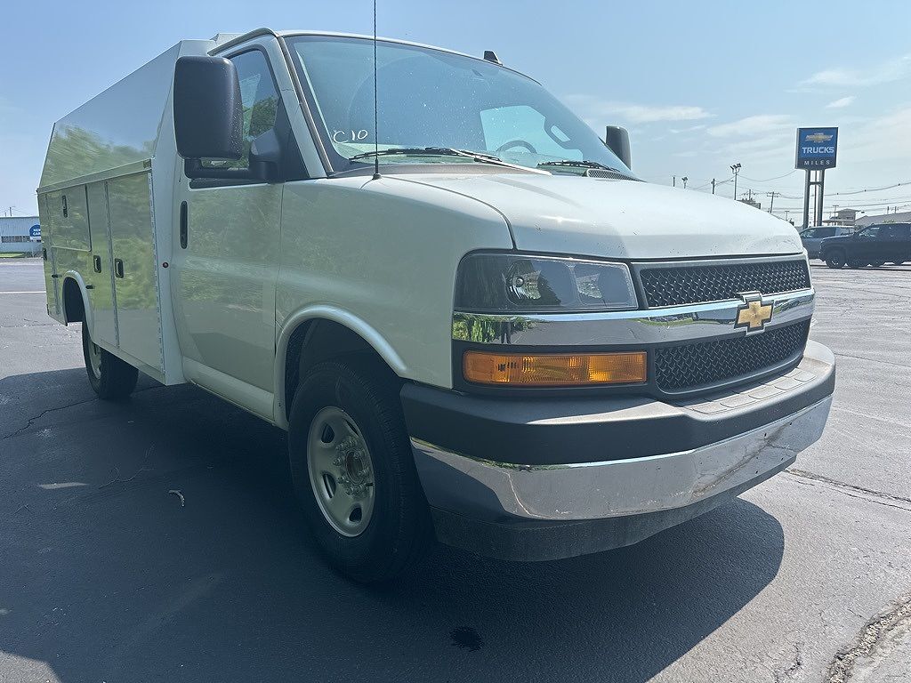 2025 CHEVROLET Express