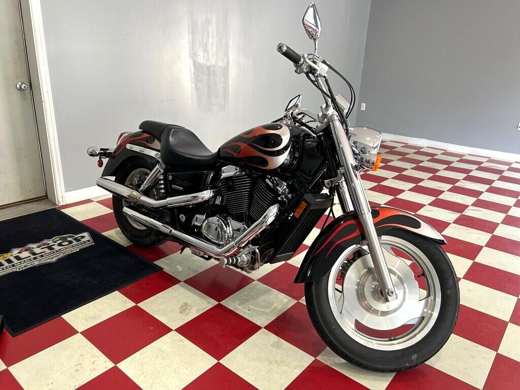 Honda VT1100C2 (SHADOW SABRE)