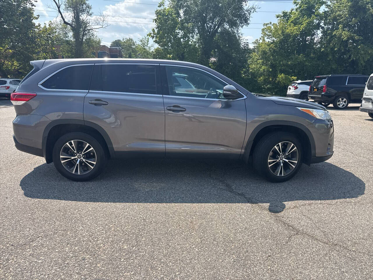 2019 TOYOTA Highlander