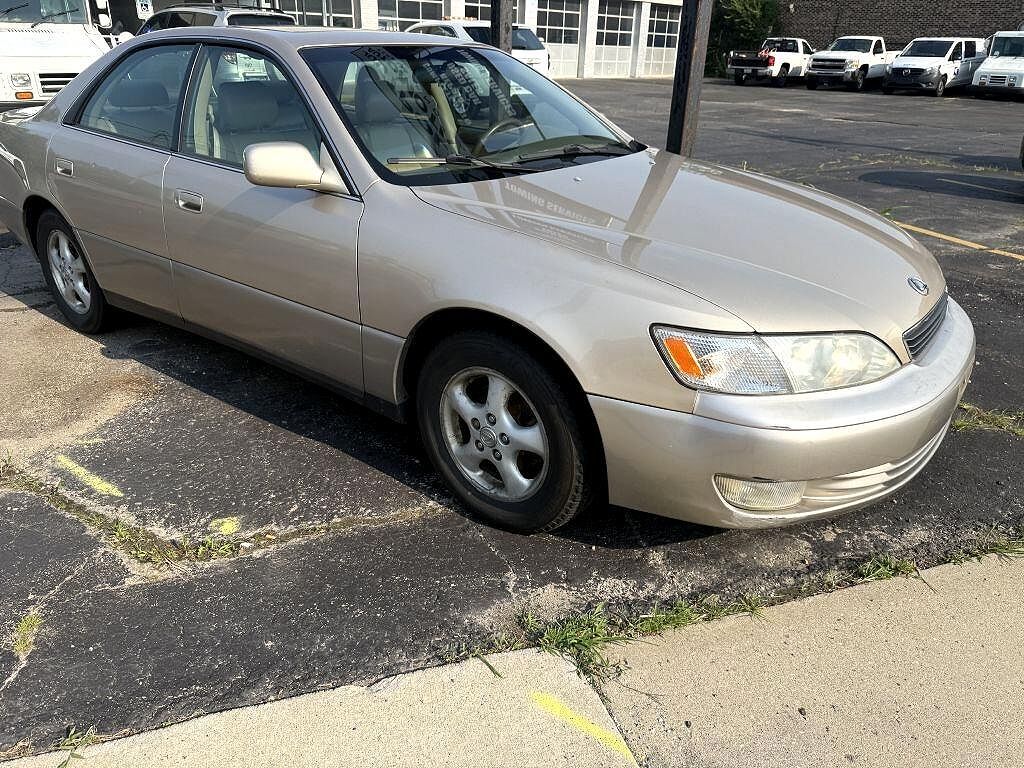 Lexus ES