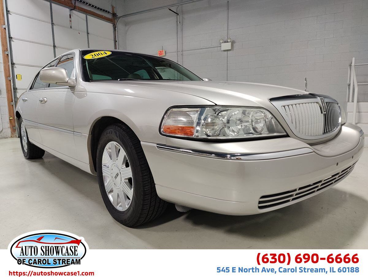 2004 LINCOLN Town Car