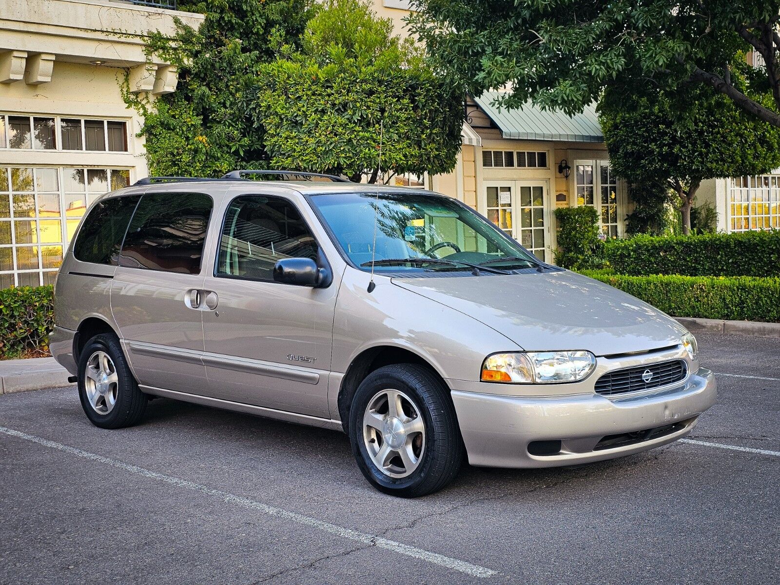 Nissan Quest