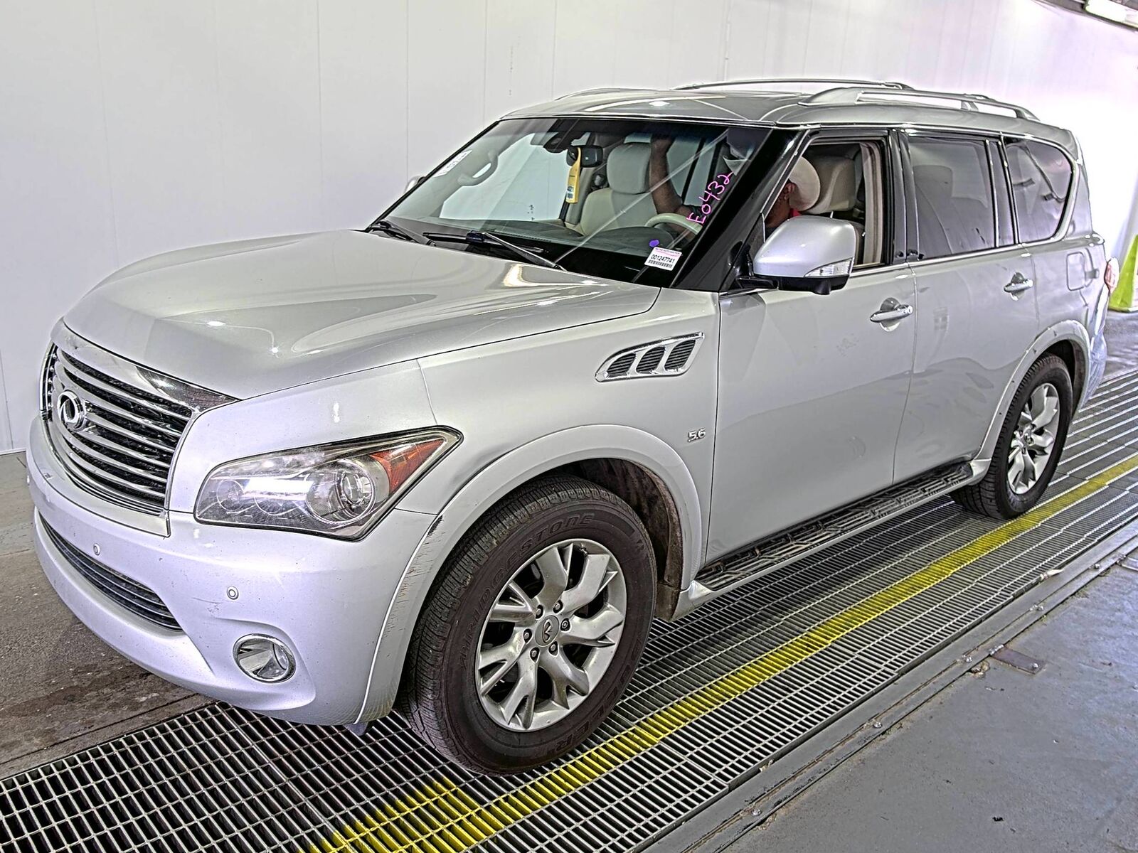 Infiniti QX80