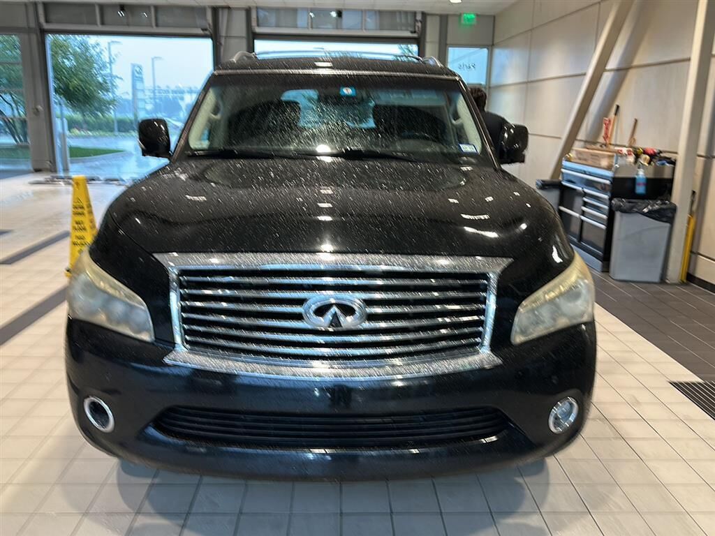 Infiniti QX56