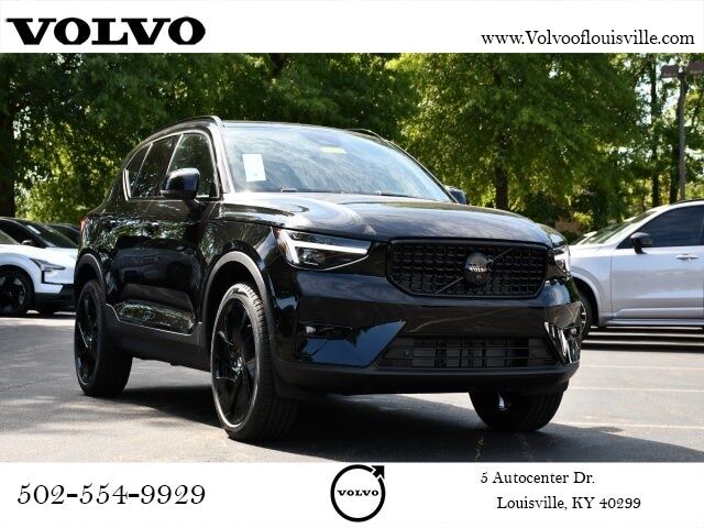 2026 VOLVO XC40
