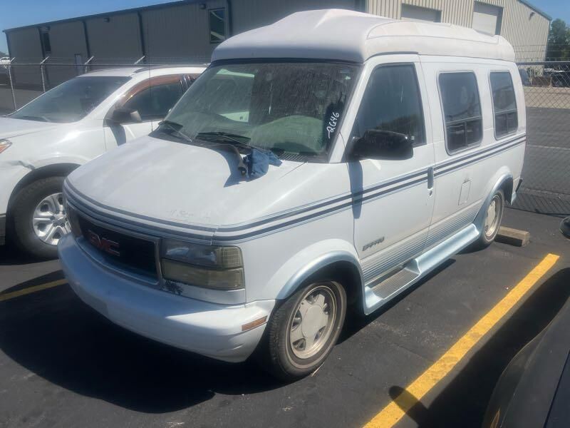 GMC Safari