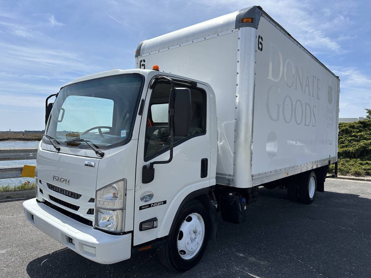 2017 ISUZU NQR/NRR