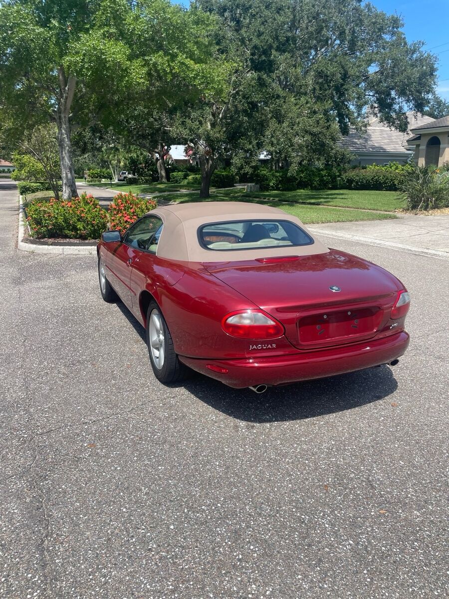 Jaguar XK8