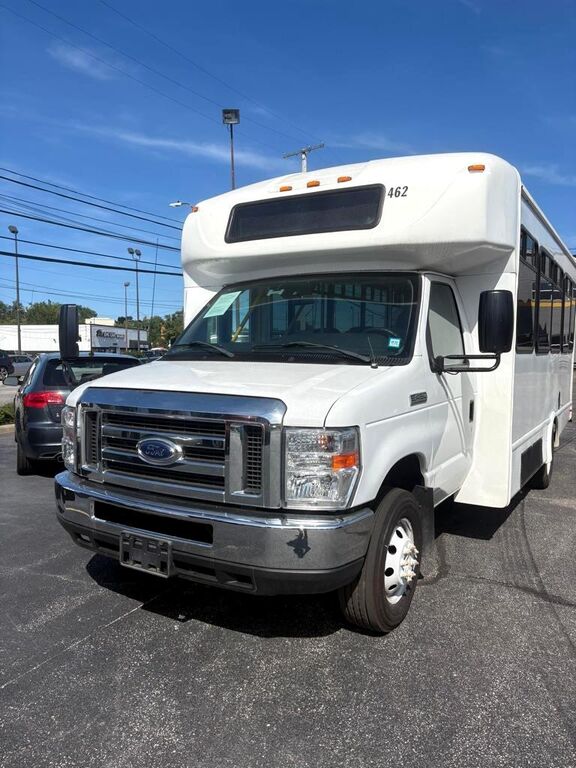 2017 FORD E-450