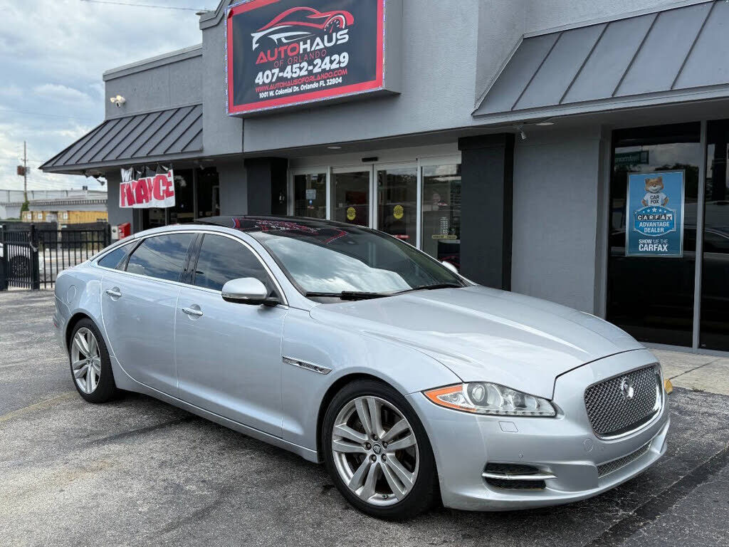 Jaguar XJ