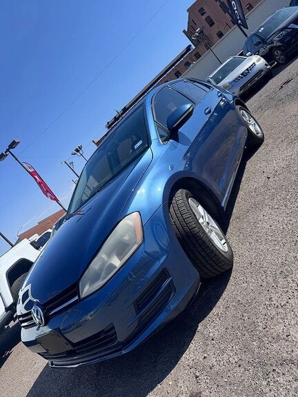 2017 VOLKSWAGEN Golf