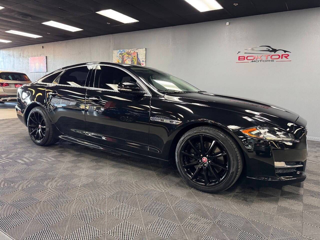 2016 JAGUAR XJ