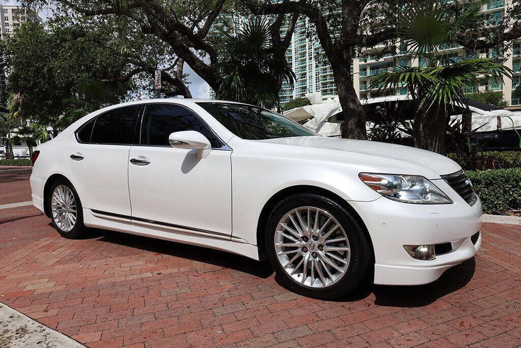 Lexus LS