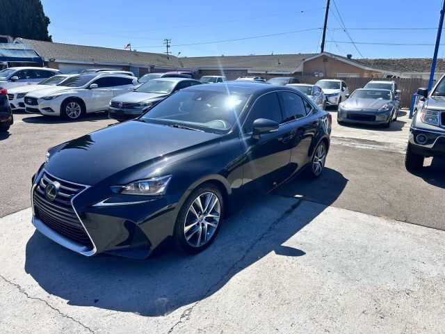 2019 LEXUS IS