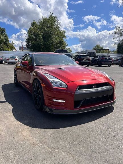 2015 NISSAN GT-R