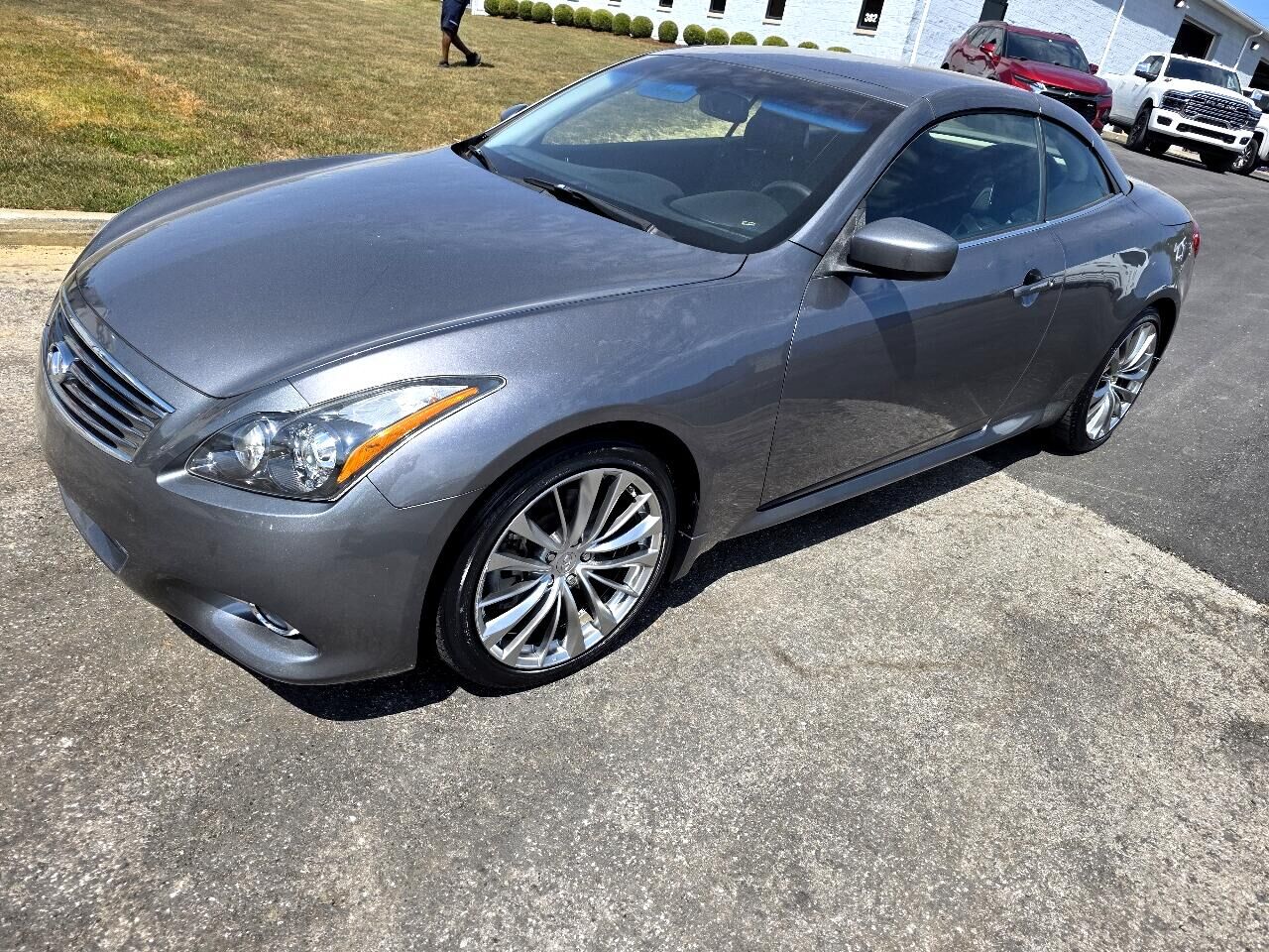 2013 INFINITI G37