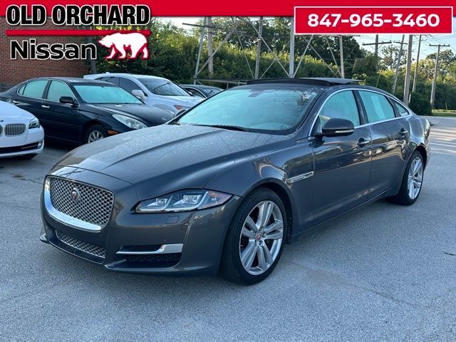 Jaguar XJ