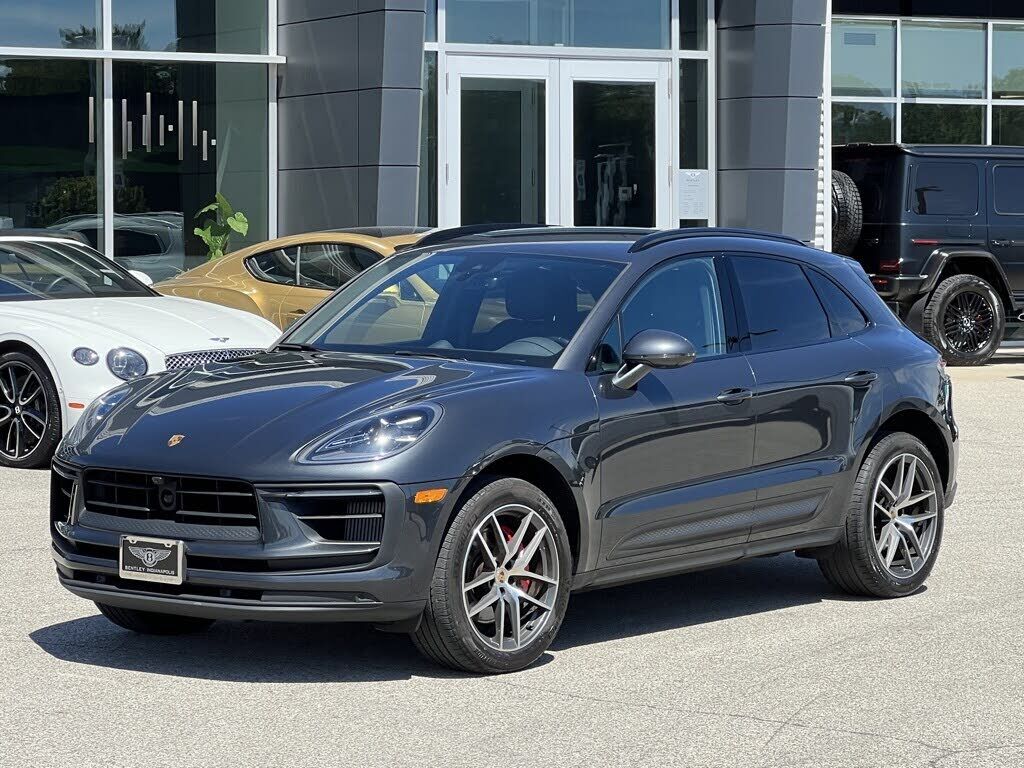 2023 PORSCHE Macan